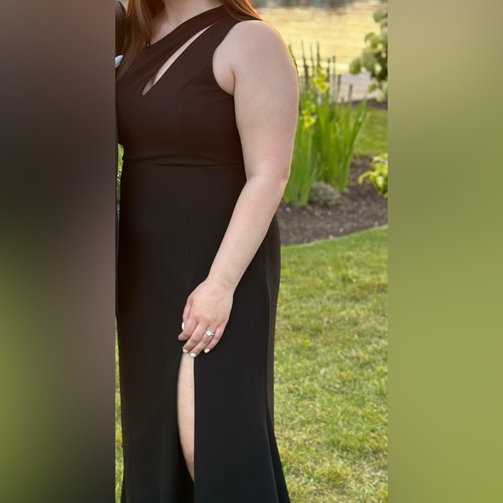 Lulu's One Shoulder with a slit black dress.